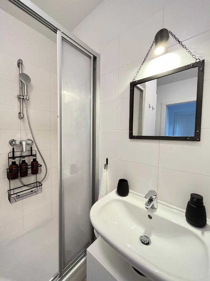 Penthouse Near Station With Free Parking Appartement Wenen