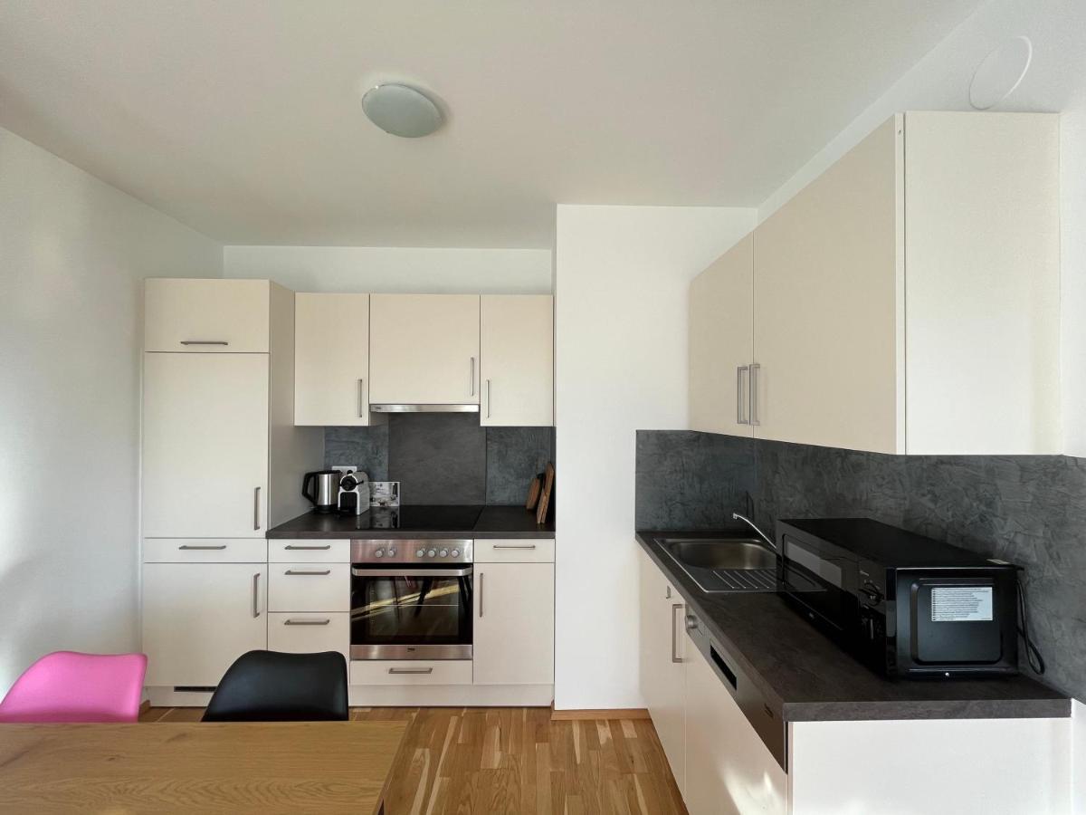 Penthouse Near Station With Free Parking Appartement Wenen
