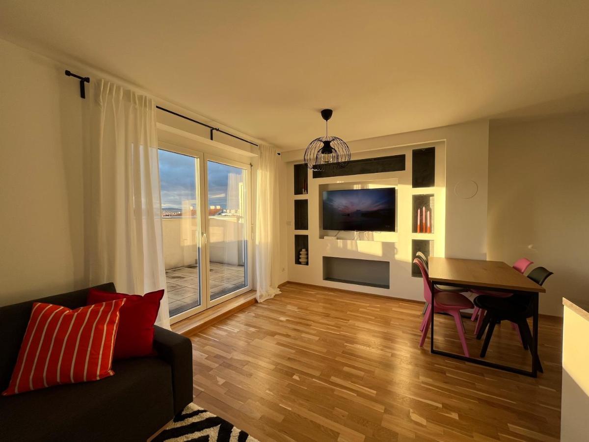 Penthouse Near Station With Free Parking * Wenen