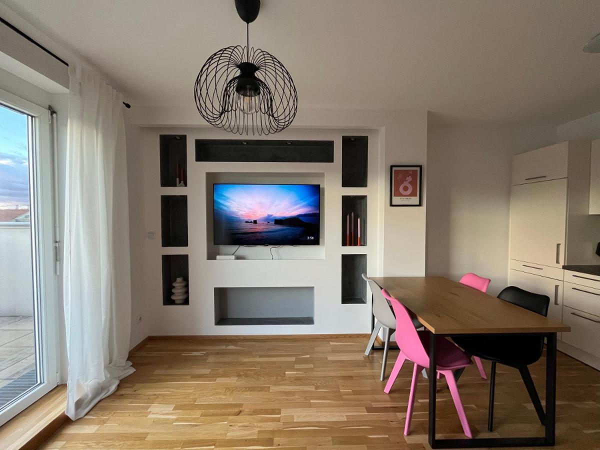 Appartement Penthouse Near Station With Free Parking